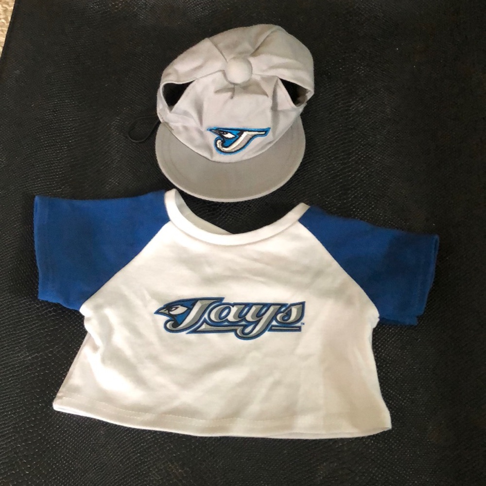 JAYS Outfit